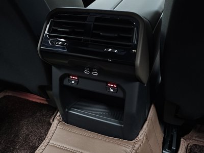 2025 BMW 5 SERIES 缩略图 31