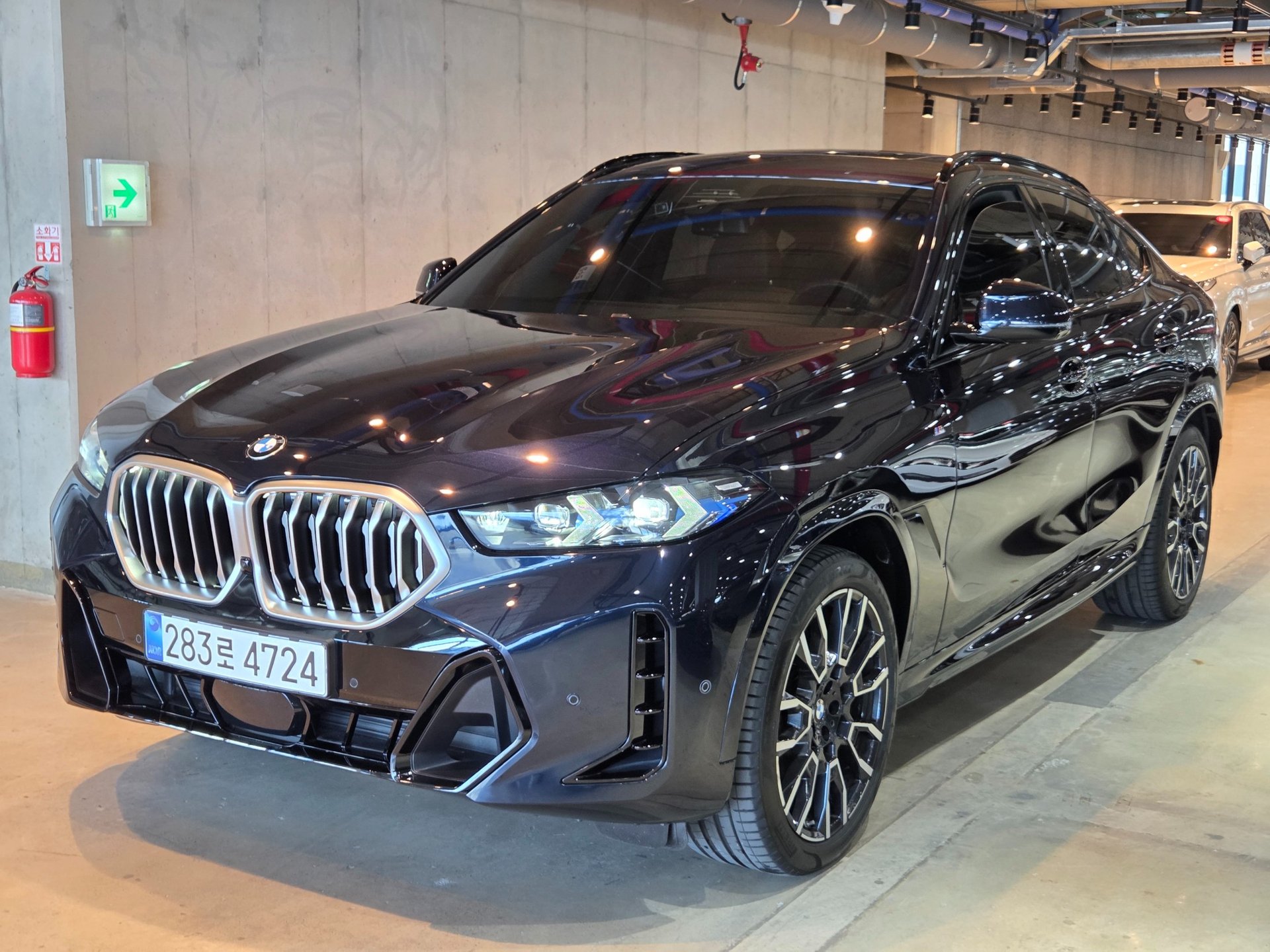 BMW X6 - View 1