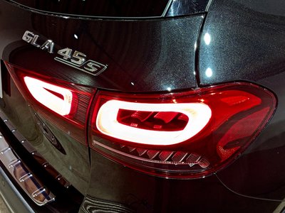 MERCEDES-BENZ GLA - 10