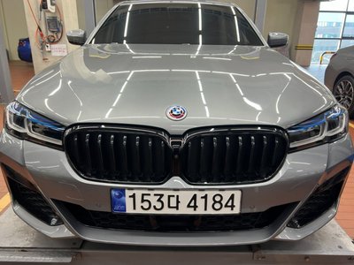 BMW 5 SERIES - 1