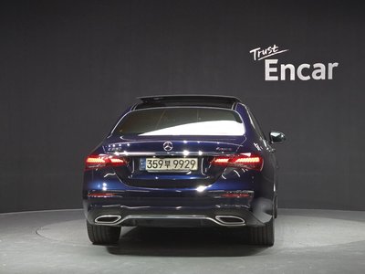 MERCEDES-BENZ E-CLASS - 3