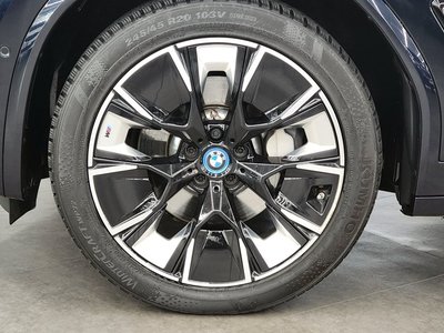 BMW IX3 - 6