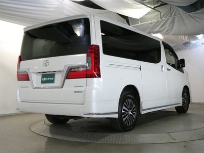 TOYOTA GRAND ACE - 8