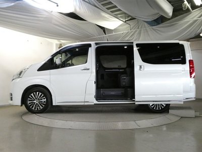 TOYOTA GRAND ACE - 4