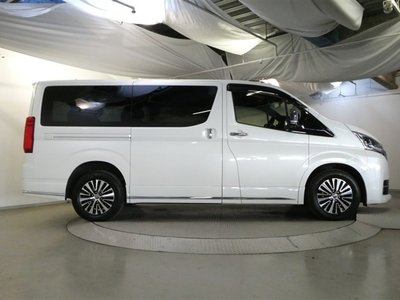 TOYOTA GRAND ACE - 5