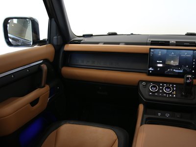 LAND ROVER DEFENDER - 10