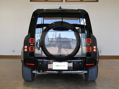 LAND ROVER DEFENDER - 6