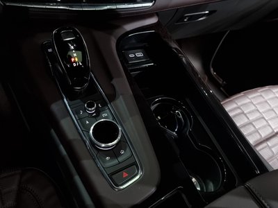 CADILLAC ESCALADE 5TH GENERATION - 9