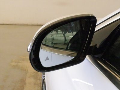 MERCEDES-BENZ E-CLASS - 6