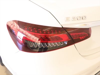 MERCEDES-BENZ E-CLASS - 9