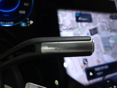 MERCEDES-BENZ EQS - 9