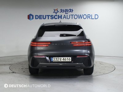 2021 GENESIS GV70 photo 3