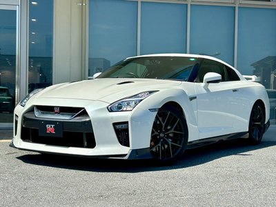 NISSAN GT-R - 1