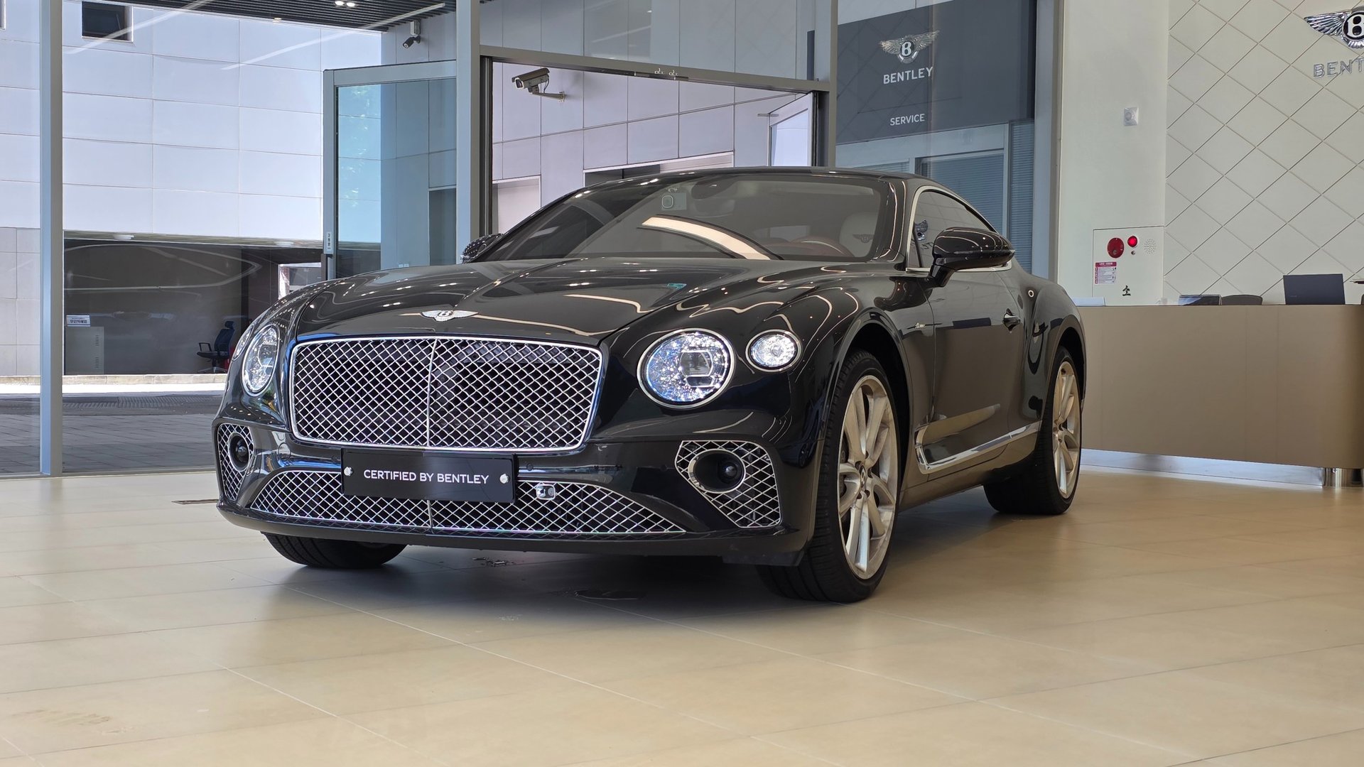 BENTLEY CONTINENTAL - View 1