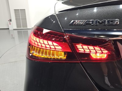 MERCEDES-BENZ E-CLASS - 10