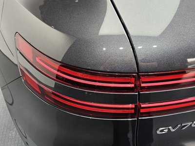 2022 Genesis GV70 photo 10