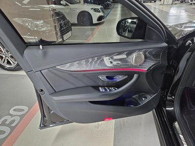 MERCEDES-BENZ E-CLASS - 8