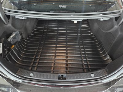 MERCEDES-BENZ E-CLASS - 7