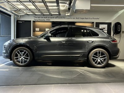 PORSCHE MACAN - 3