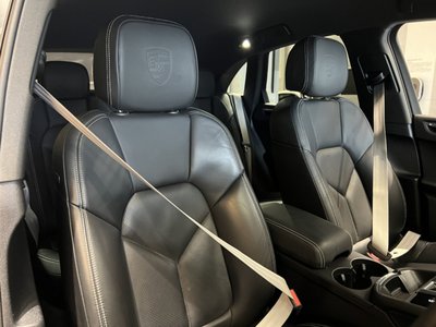 PORSCHE MACAN - 9
