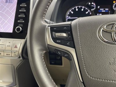 TOYOTA LAND CRUISER PRADO - 8