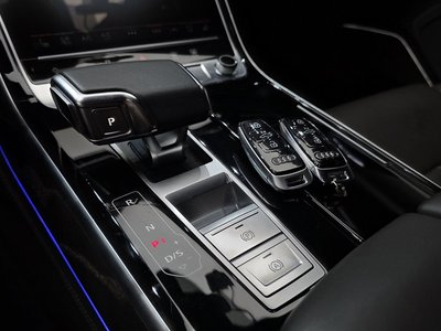 2021 AUDI A8 — миниатюра 12
