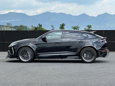 LAMBORGHINI URUS - 9