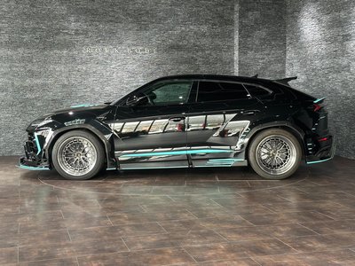 LAMBORGHINI URUS - 8