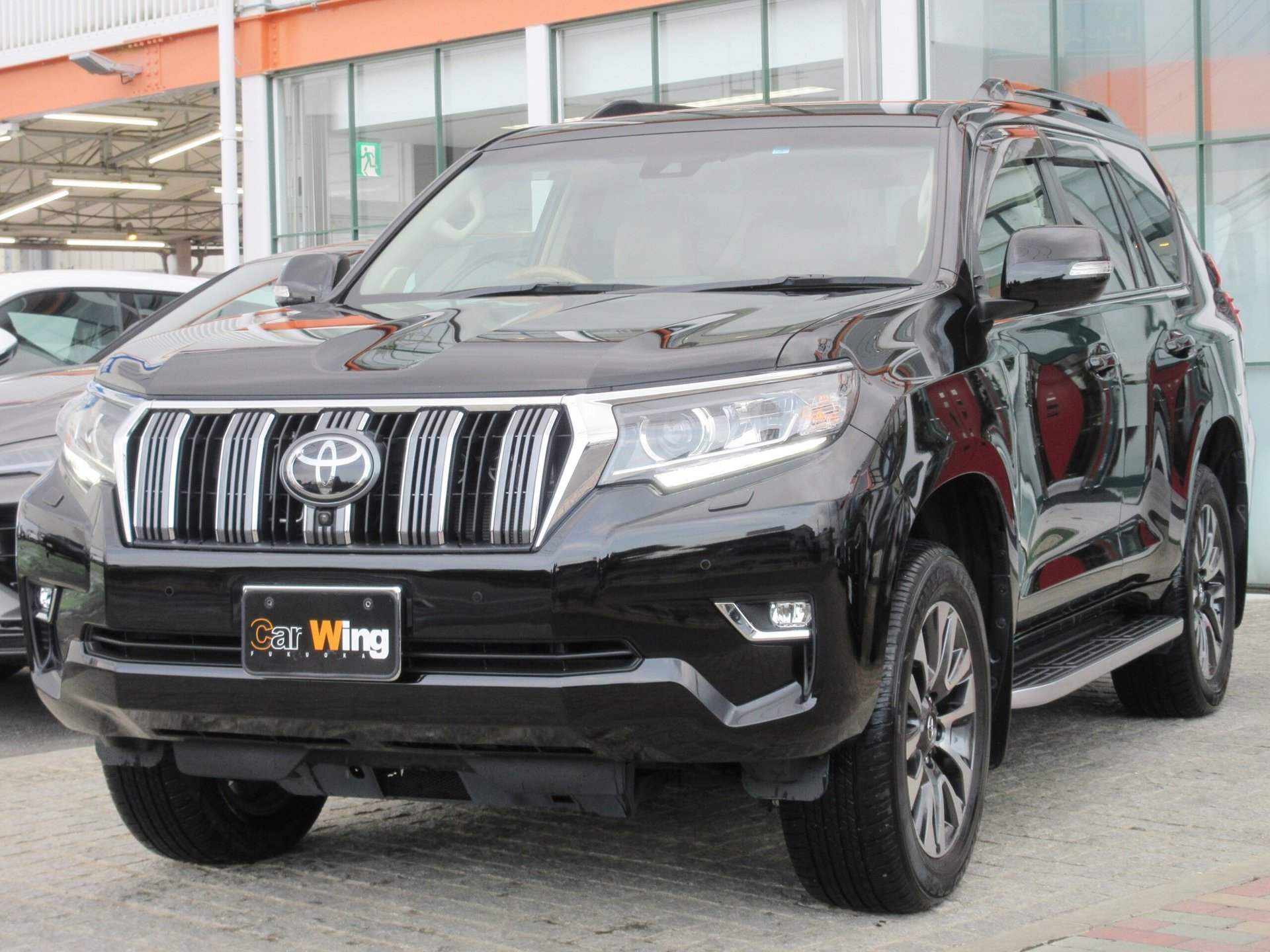 TOYOTA LAND CRUISER PRADO - View 1