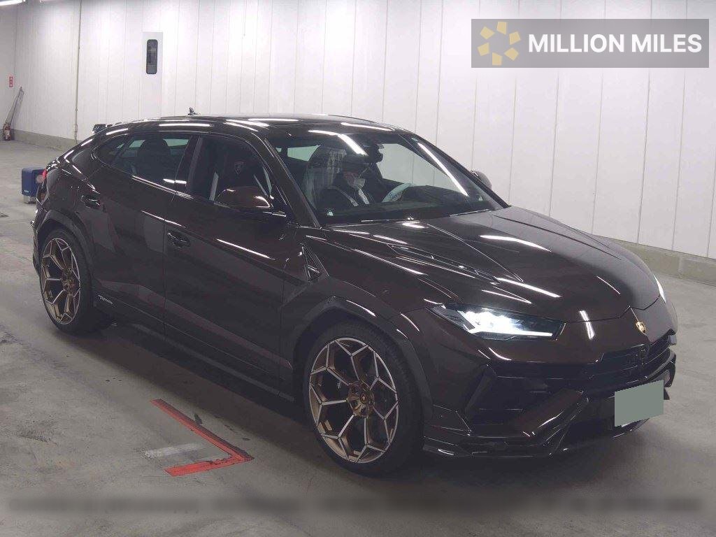 LAMBORGHINI URUS - View 1