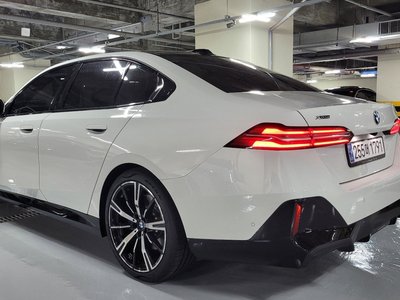 BMW 5 SERIES - 4