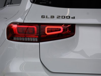 MERCEDES-BENZ GLB - 9