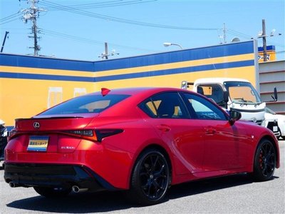 2025 Lexus IS — миниатюра 40