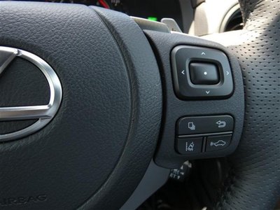2025 Lexus IS — миниатюра 20