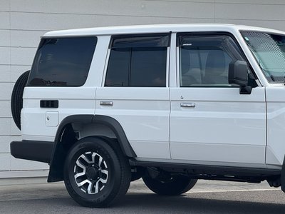 TOYOTA LAND CRUISER - 7