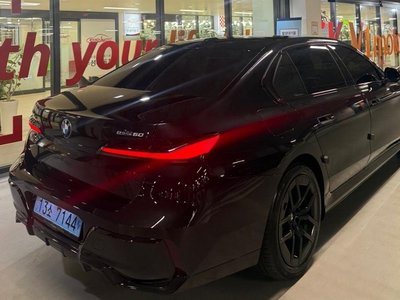 BMW I7 - 3