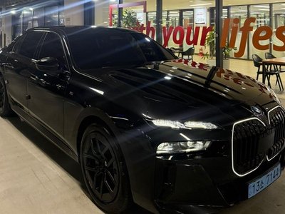 BMW I7 - 4