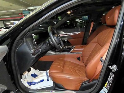 BMW I7 - 7