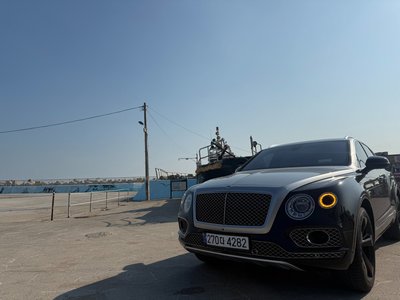 BENTLEY BENTAYGA - 9
