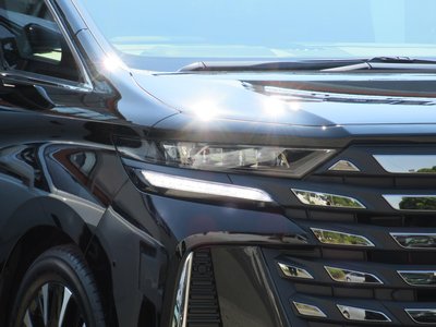 2025 Toyota VELLFIRE photo 7