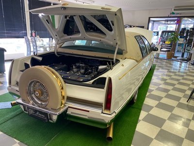 CADILLAC BROUGHAM - 4