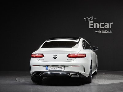 MERCEDES-BENZ E-CLASS - 4