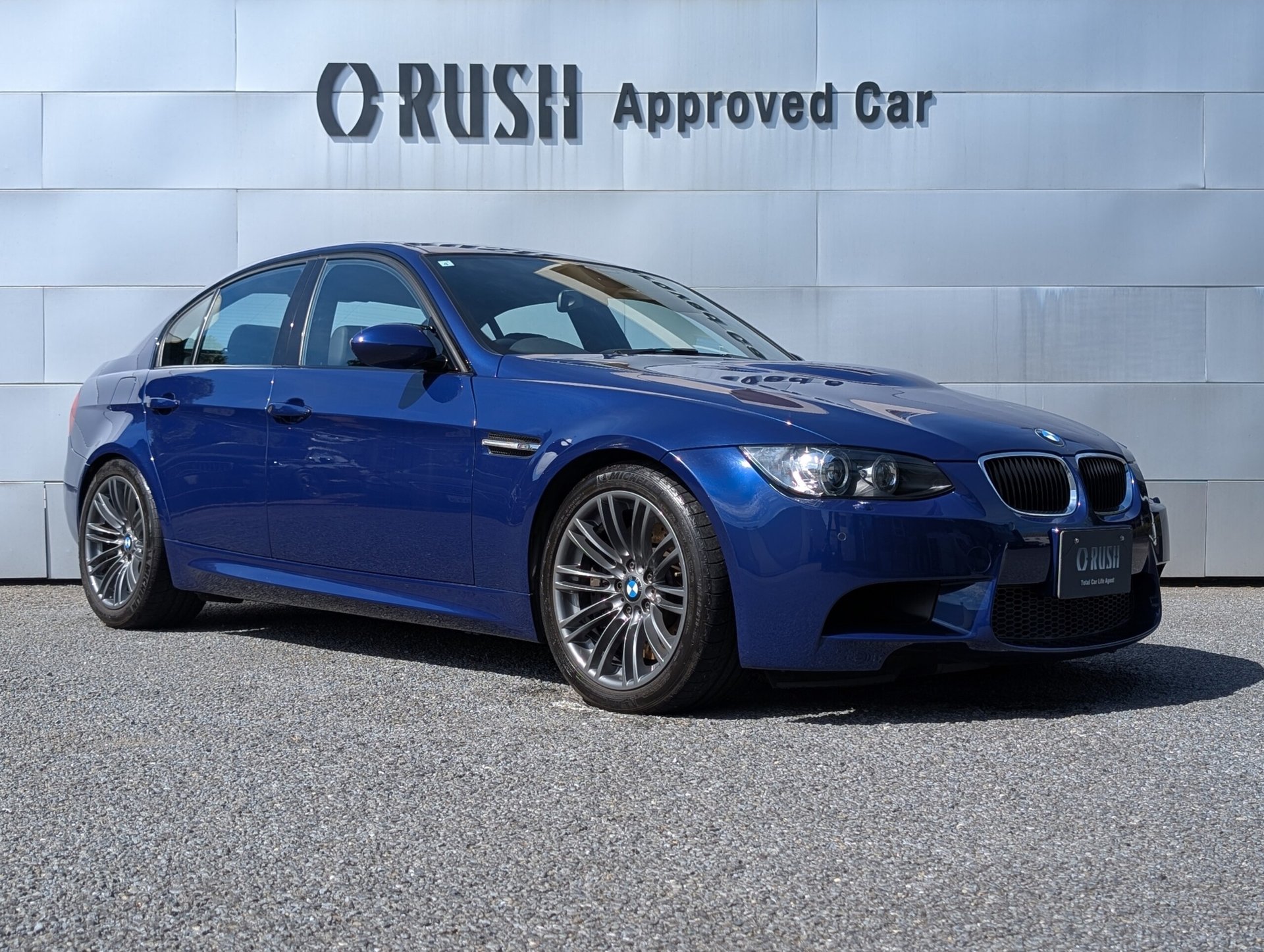 BMW M3 SEDAN - View 1