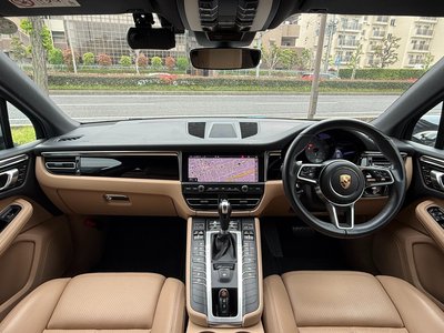 PORSCHE MACAN - 5