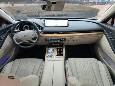 GENESIS G80 (RG3) - 9