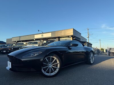ASTON MARTIN DB11