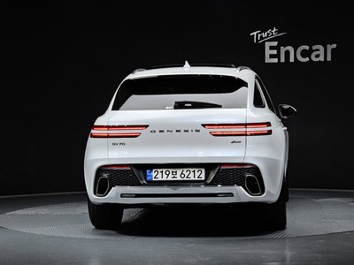صورة 4 لـ 2023 Genesis GV70