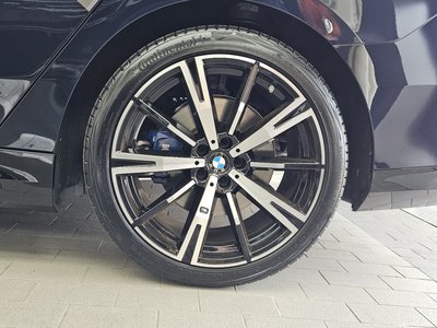 2025 BMW 5 SERIES 照片 8