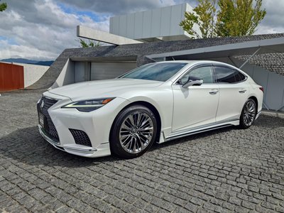 2023 Lexus LS photo 2