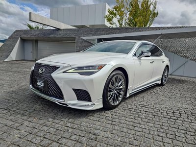 2023 Lexus LS photo 1